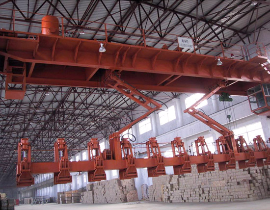 剪式堆垛起重機用于南山等鋁廠